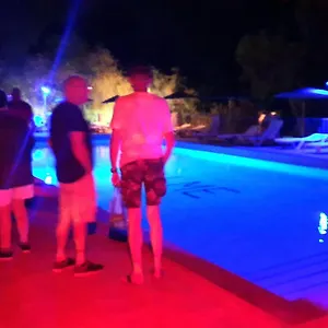 بيت ضيافة & Le Calme